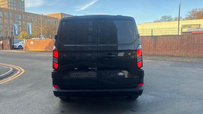 Ford Transit Custom 320 L1 Diesel Fwd 2.0 EcoBlue 150ps H1 Double Cab Van Limited - Image 11